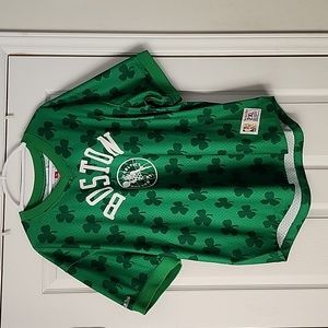 Boston Celtics Hard Wood Classic Jesey by Mitchell & Ness. (2x) All green/ white